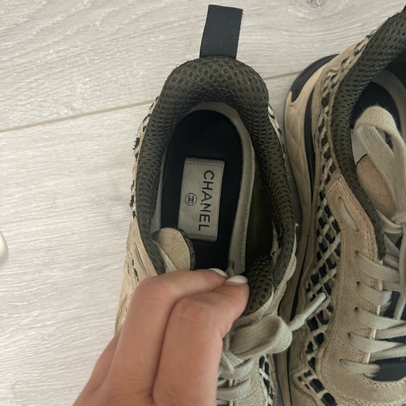 Chanel 2021 interlocking CC logo sneakers - Picture 3 of 3